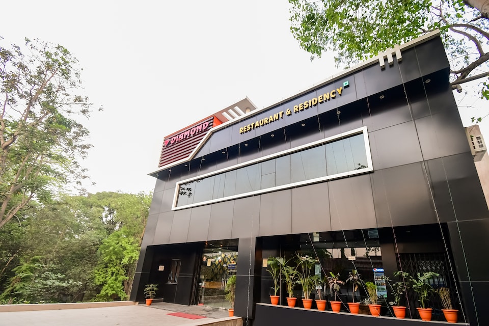 Capital O 86218 Diamond Restaurant & Residency, Sakchi Jamshedpur, Jamshedpur