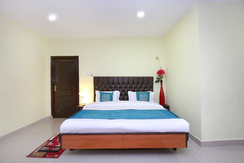 OYO 10407 Home Modern 3BHK Sanjauli Market, Sanjauli, Shimla