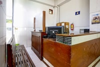 OYO Flagship 90890 Bratang Gede Residence