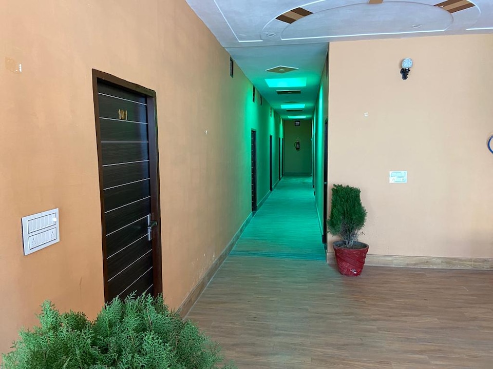 OYO 86267 Hotel Sweet Dream, Bulandshahr, Bulandshahr