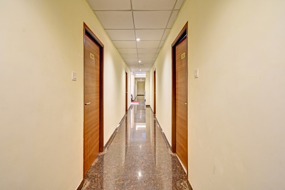 OYO Townhouse 833 MRV Inn Near Marina Beach, Chepauk Chennai, Chennai