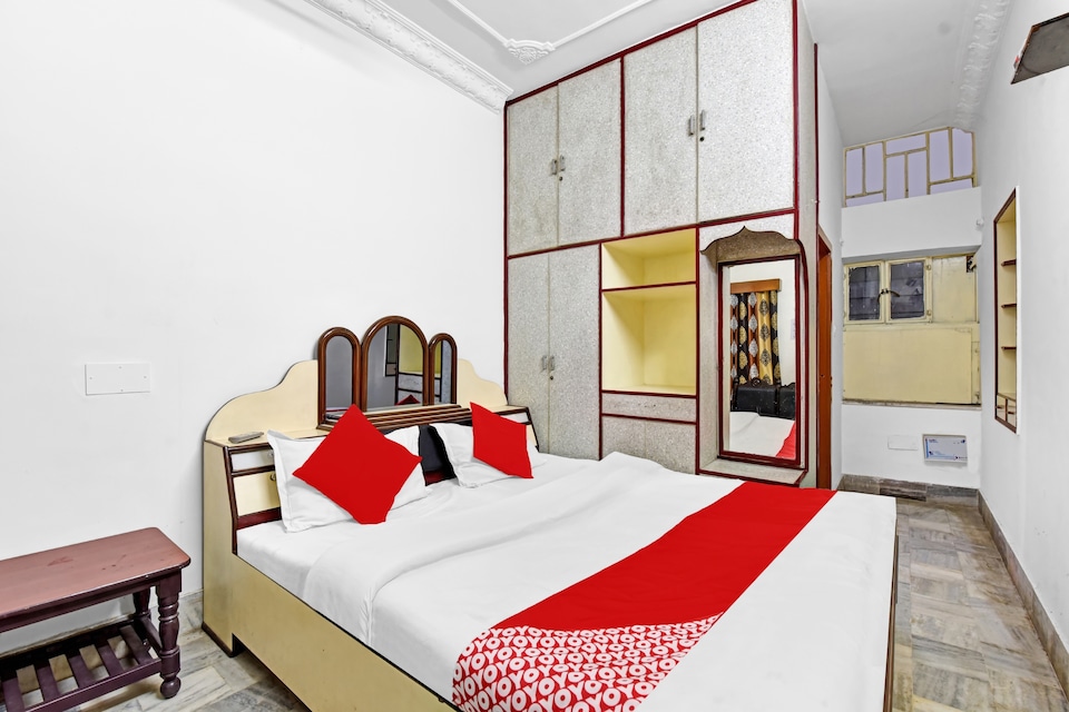 OYO Hotel Ajmera, C Scheme Jaipur, Jaipur