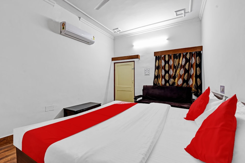 OYO Hotel Ajmera, C Scheme Jaipur, Jaipur