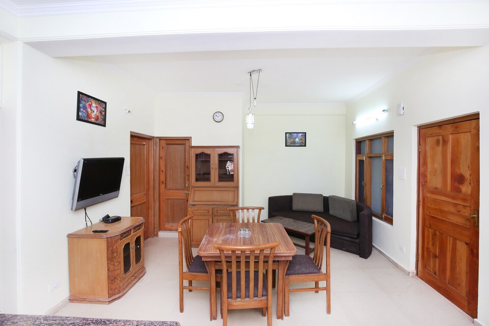 OYO Home 10869 2BHK, Shimla, Shimla