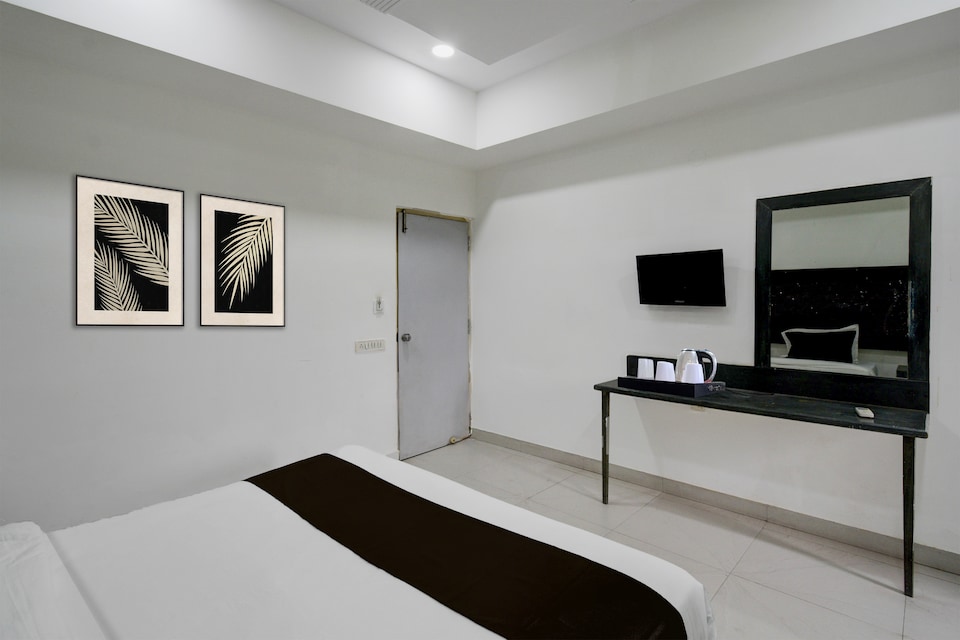 Hotel O Erragadda Metro Station Hyderabad Formerly Palak Residency, Ameerpet, हैदराबाद
