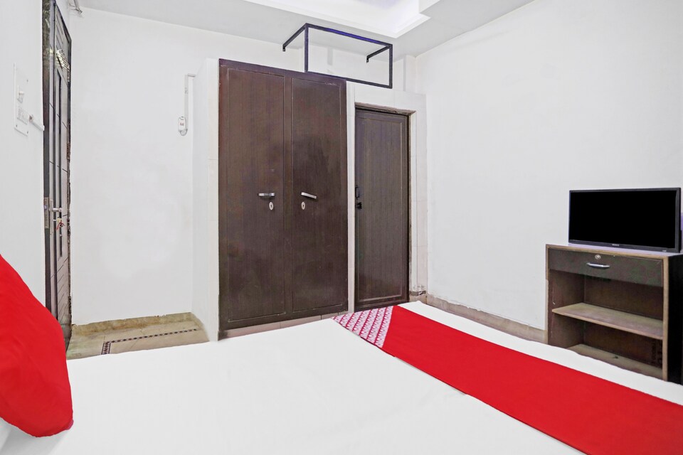 OYO 86299 Hotel Samrat Inn, Rohini Delhi, Delhi
