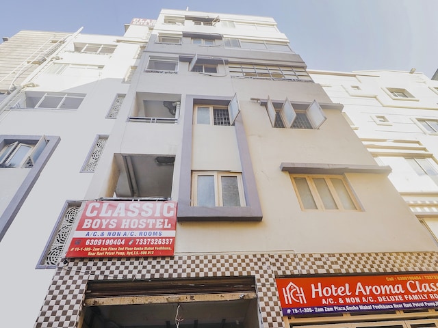 Hotel O Aroma Classic Near Nampally Railway station