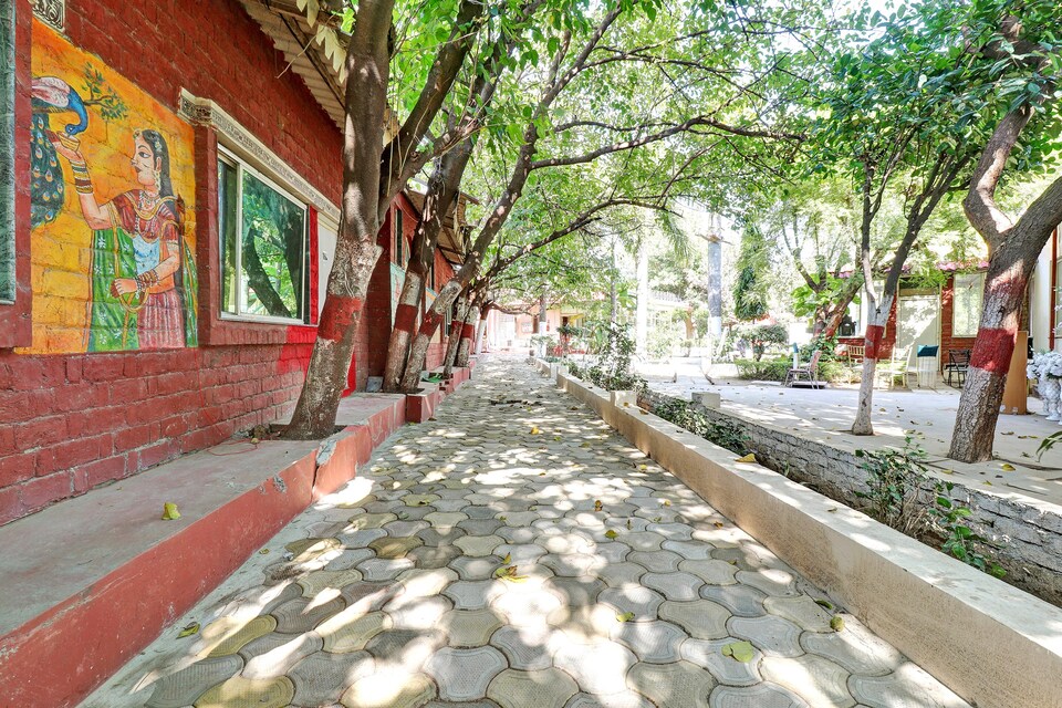 Collection O 86317 Enjoy Resort, Lashkar, Gwalior