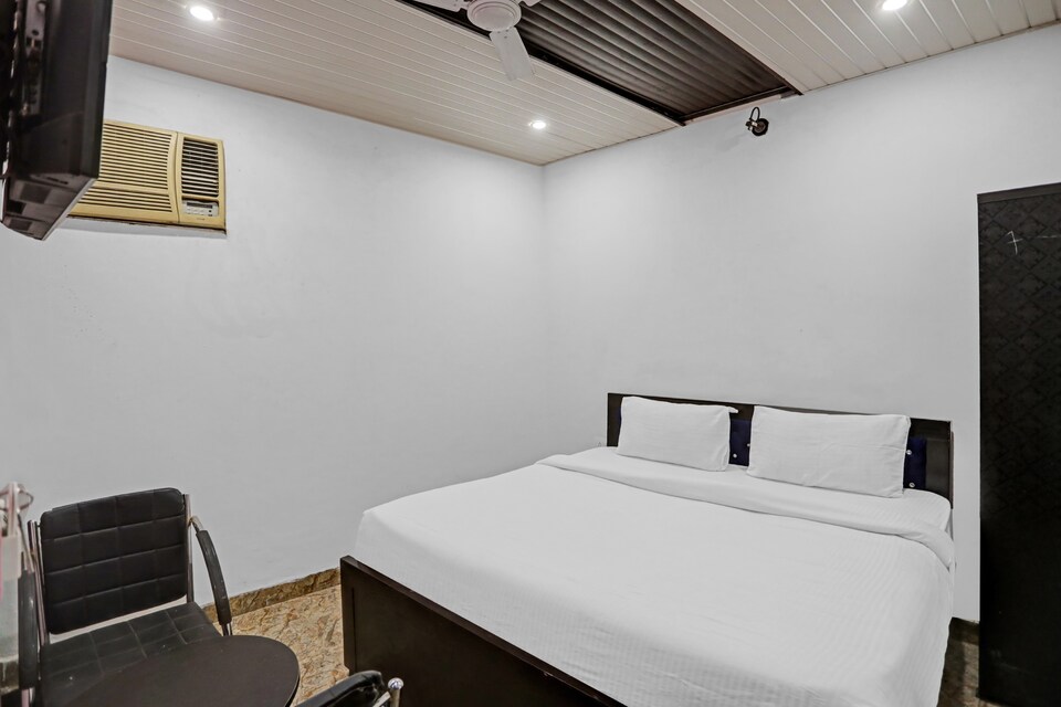 OYO Hotel Welcome Home, Noida City, Noida