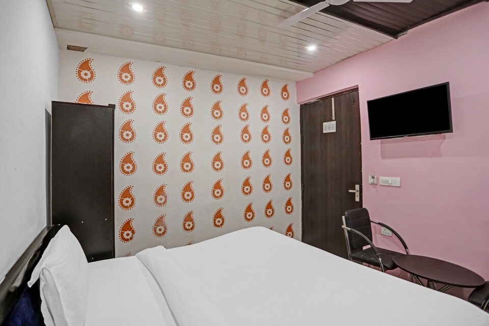 OYO Hotel Welcome Home, Noida City, Noida