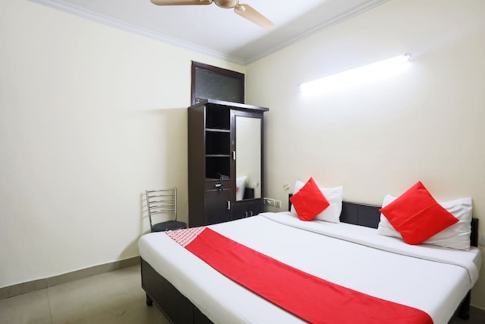 OYO Lotus Home Stay, Airport Delhi, Delhi Transit