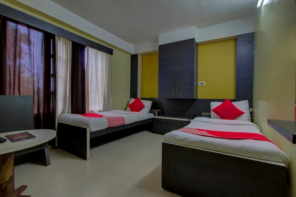 OYO 10696 Hotel Jagat, Bagdogra Airport Siliguri, Siliguri