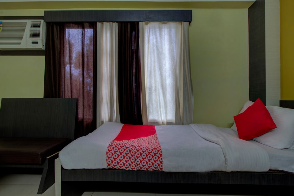 OYO 10696 Hotel Jagat, Bagdogra Airport Siliguri, Siliguri