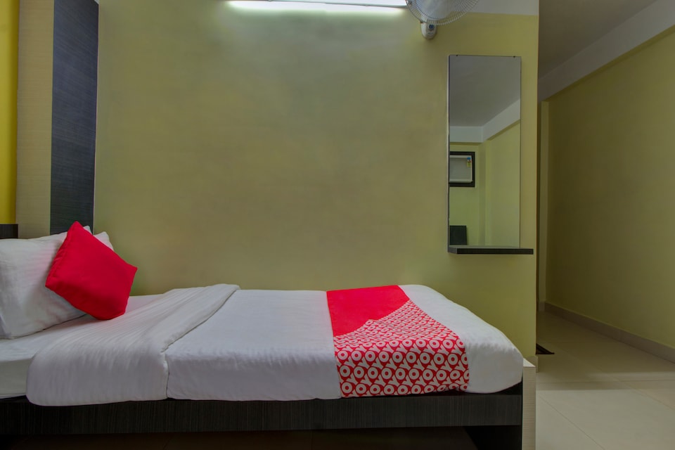 OYO 10696 Hotel Jagat, Bagdogra Airport Siliguri, Siliguri