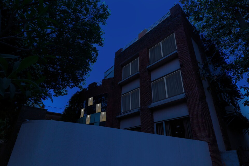 OYO Townhouse 842 Hans Plaza Near Leisure Valley Park, Old Gurgaon, Gurgaon