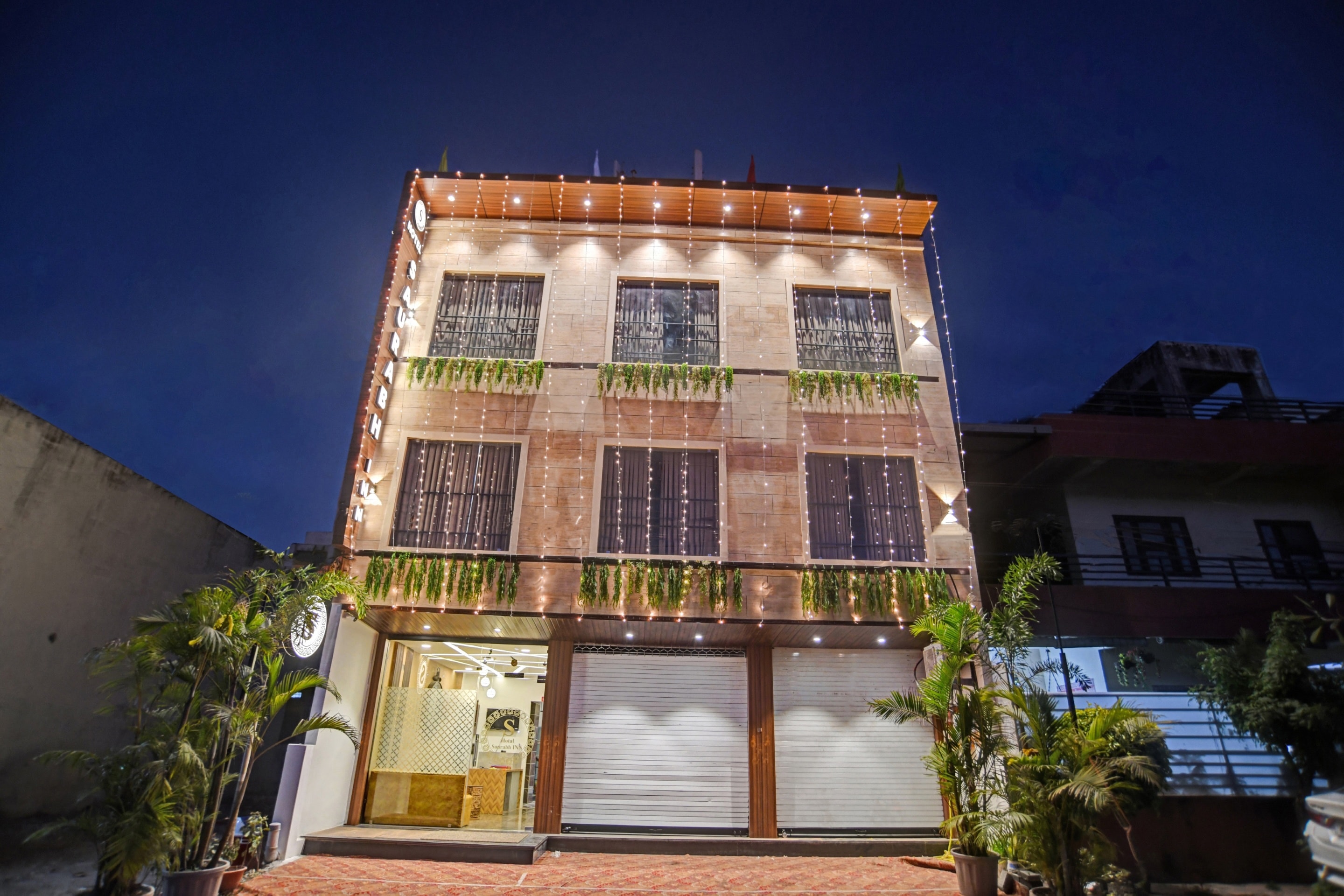 Townhouse Hotels in Papaya Tree Hotels & Resorts, Indore Starting ₹599 Upto 72 OFF on 13