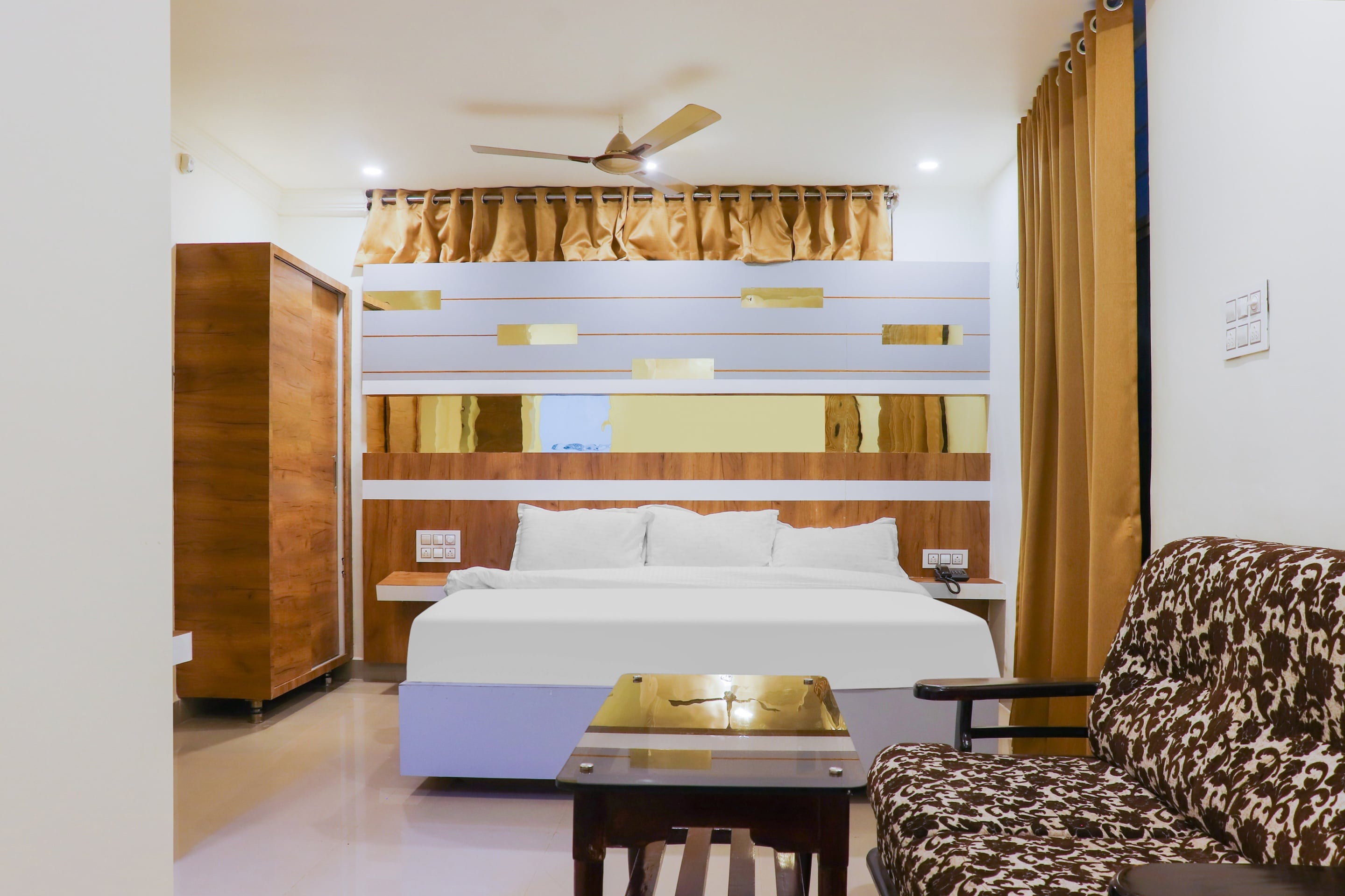 Townhouse Hotels in Hotel Ilapuram, Vijayawada Starting ₹1299 Upto