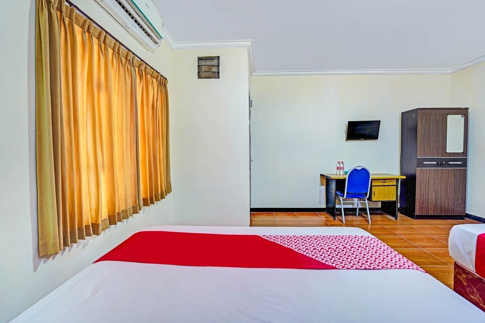 OYO Flagship 90899 Comfitel Siwalankerto AA6, Wonocolo, Surabaya