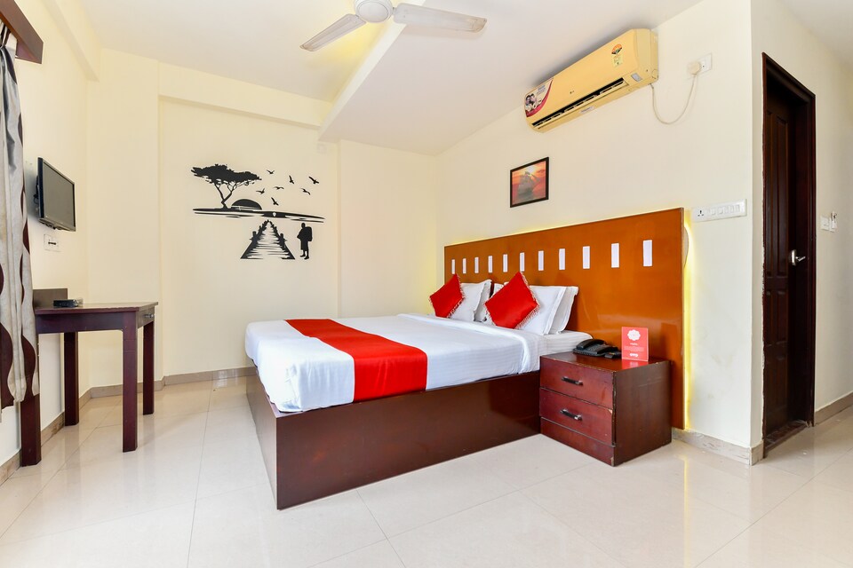 OYO 1400 Cochin Metro, Pallimukku Kochi, Kochi