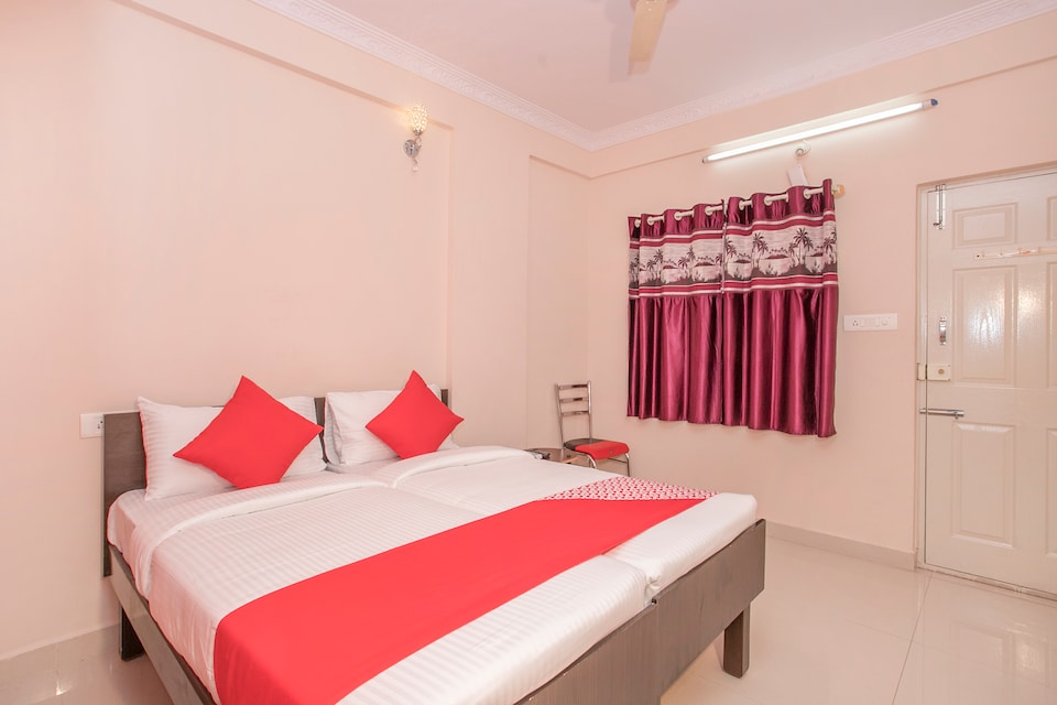 OYO Flagship 10363 Sri Balaji Guest House & Restaurent, Shantinagar Bangalore-II, Bangalore