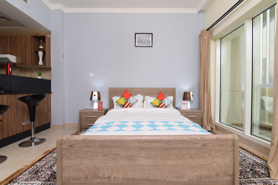 OYO 818 Home burj nujoom studio, Jumeirah, Dubai