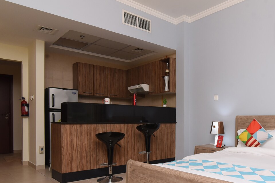 OYO 818 Home burj nujoom studio, Jumeirah, Dubai