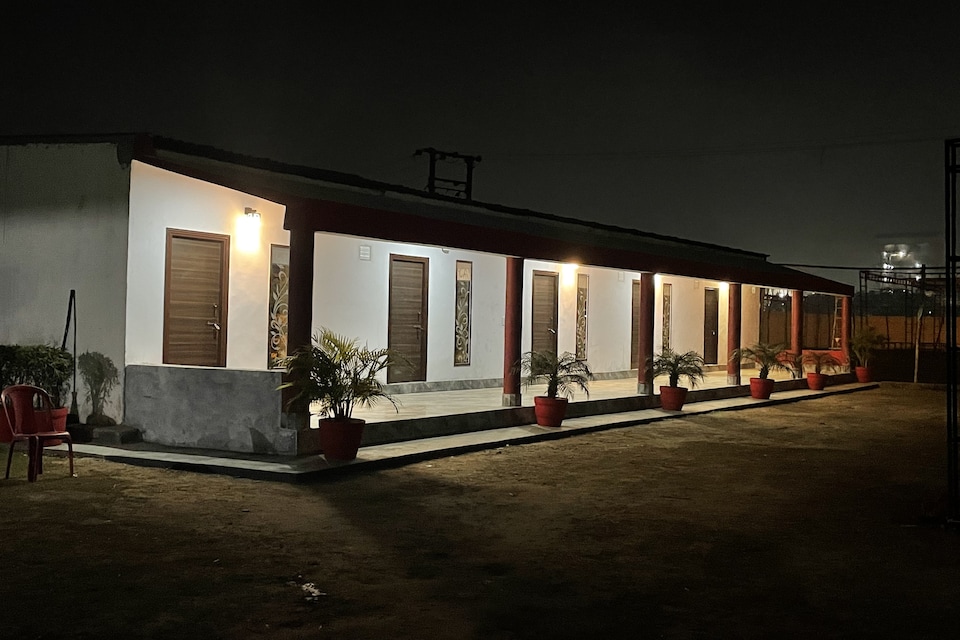 SPOT ON The leela lawn & hotel, Rampur, Rampur