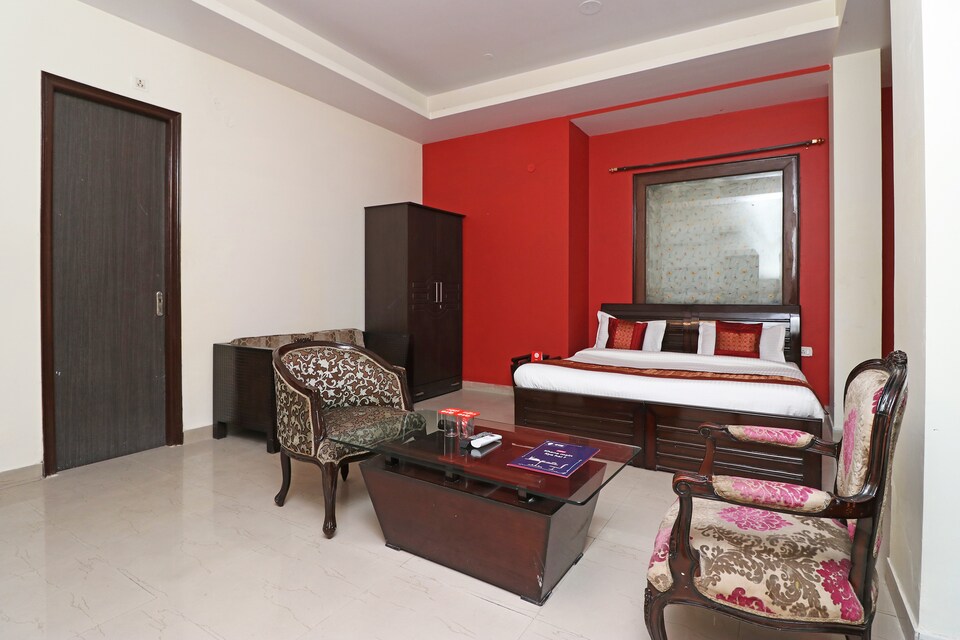 OYO 10350 Hotel Noida Fortune, Noida City Metro, Noida