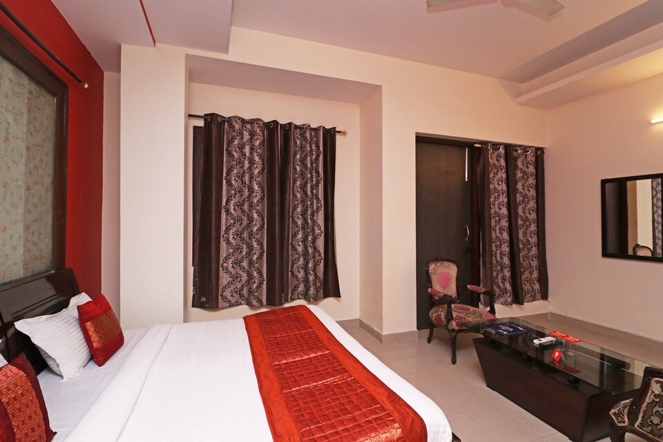 OYO 10350 Hotel Noida Fortune, Noida City Metro, Noida