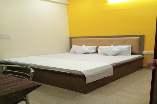 OYO Femina Residency