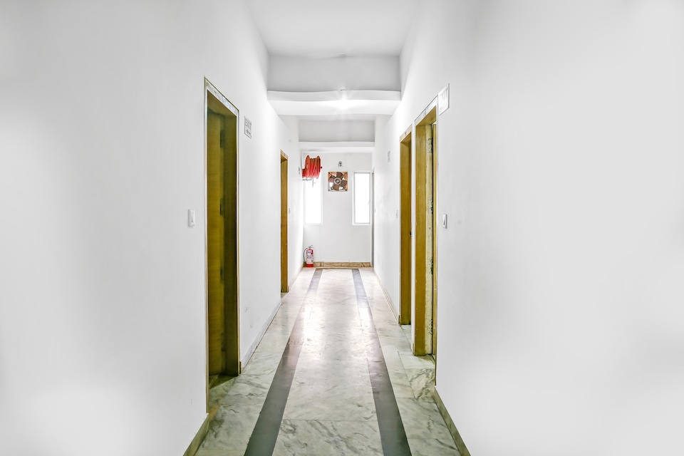 Hotel O Crown Continental , Karol Bagh Delhi, Delhi