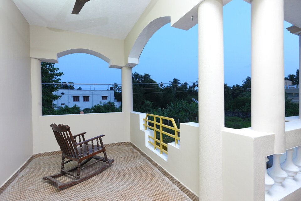 OYO Home 10910 Green View 4BHK, Pondicherry City Centre, Pondicherry