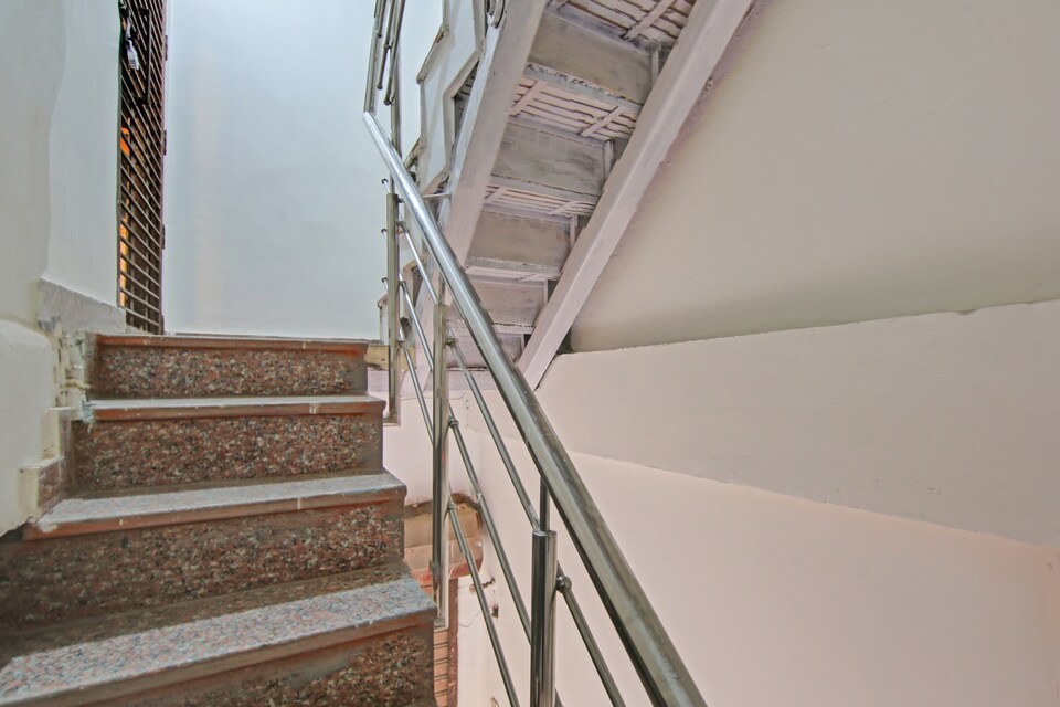 Capital O Royal Inn Near M2k Cinemas Rohini, Paschim Vihar Delhi, Delhi