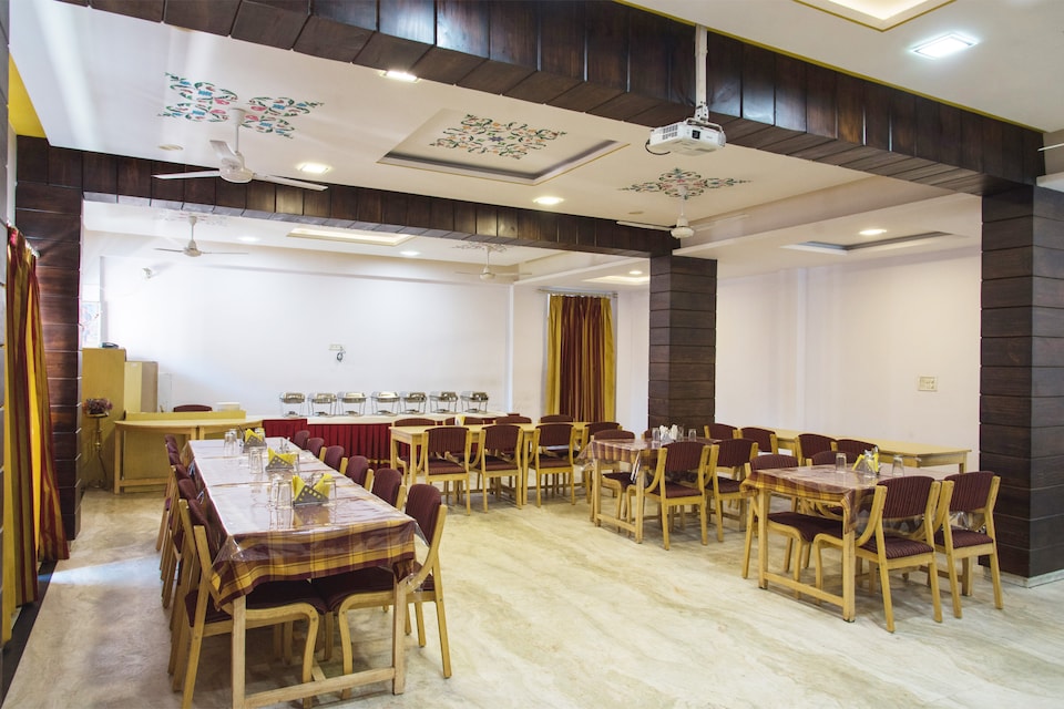 OYO 10323 Hotel Gorbandh, Gulab Bagh, Udaipur