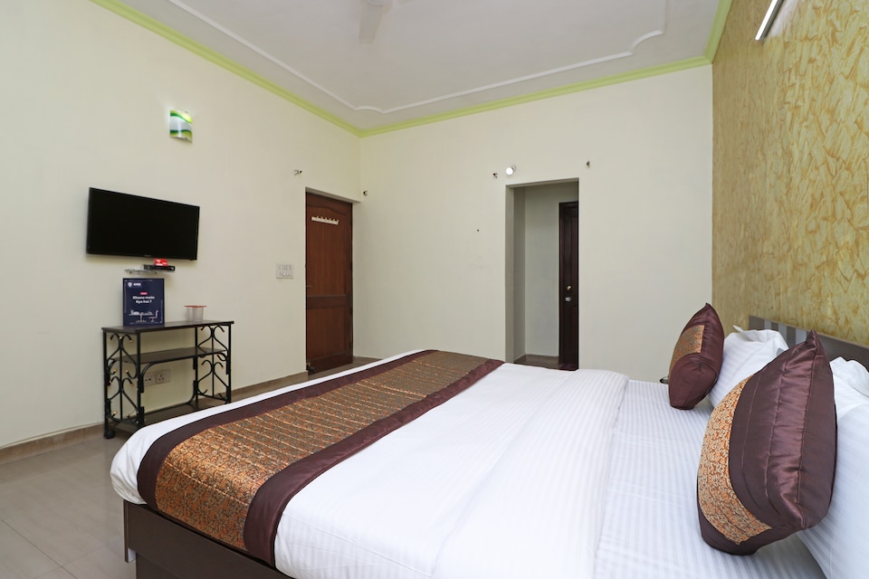 OYO 10071 Go Rooms Sector 45, HUDA CENTRE 1, Gurgaon