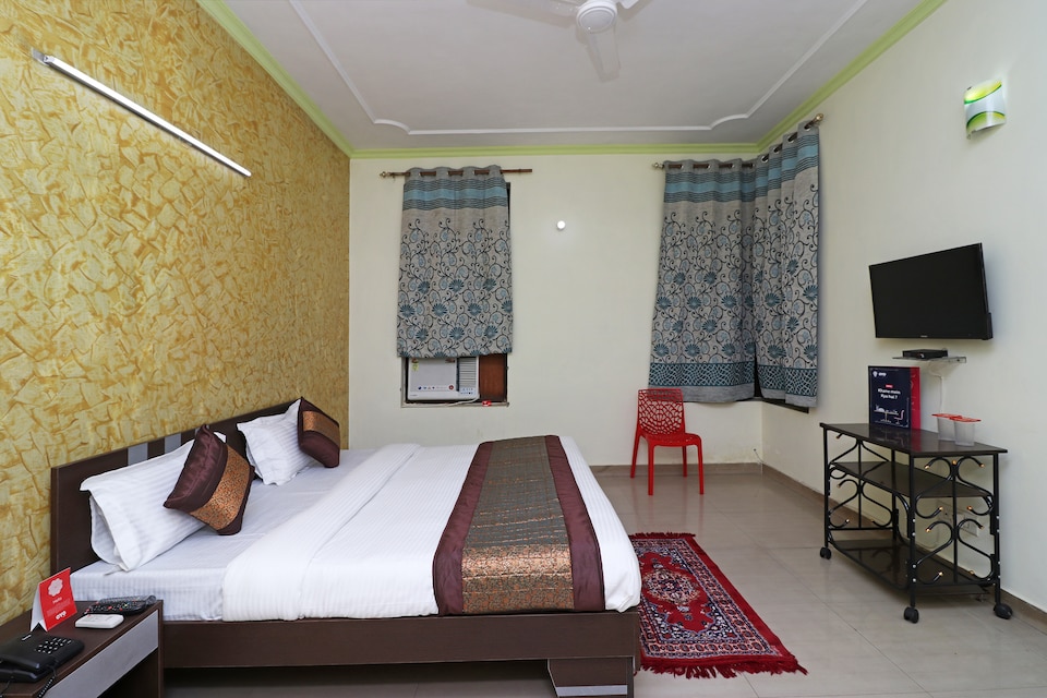 OYO 10071 Go Rooms Sector 45, HUDA CENTRE 1, Gurgaon