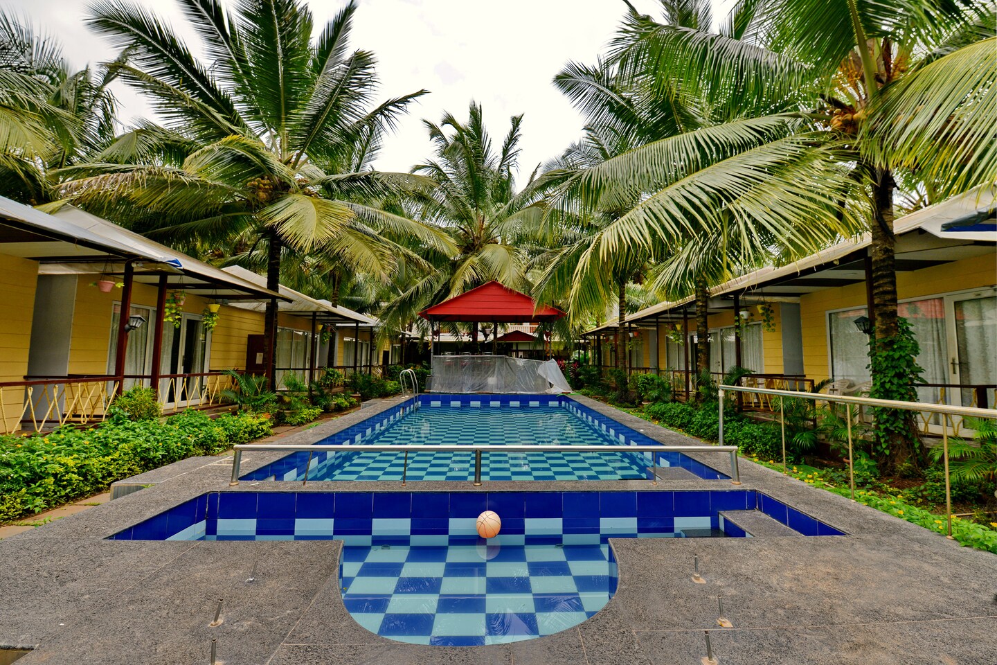 OYO 10142 Retreat Morjim Resort Goa Goa Hotel Reviews, Photos, Offers