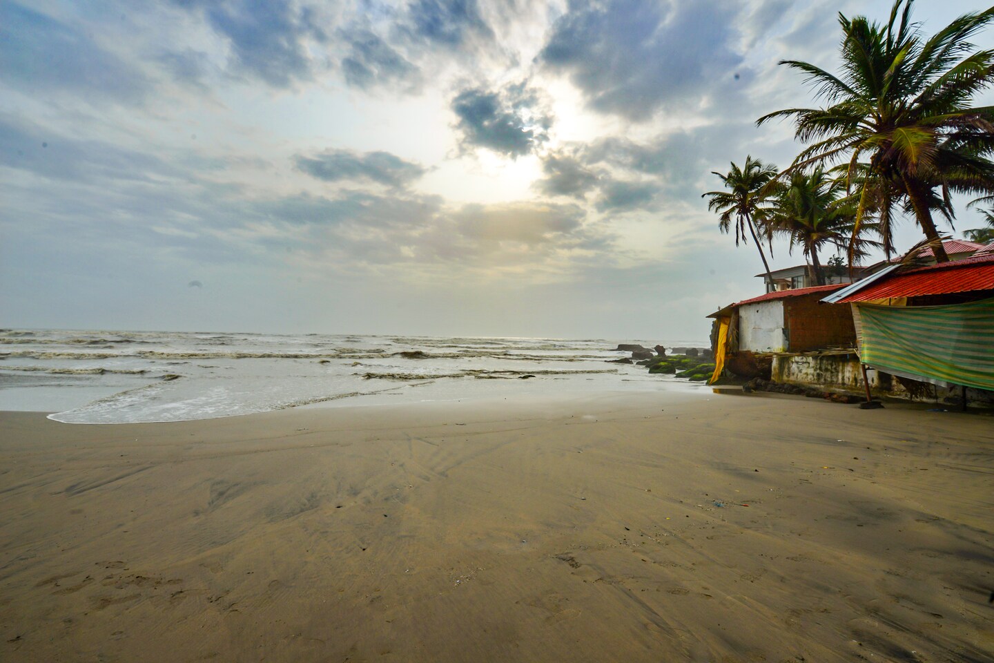 OYO 10143 Tahira Beach Resort Goa - Goa Hotel Reviews, Photos, Offers