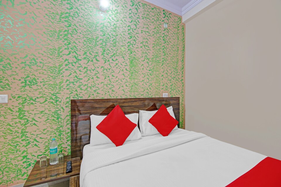 OYO Raj Hotel And Restaurant, Ghaziabad City, Ghaziabad