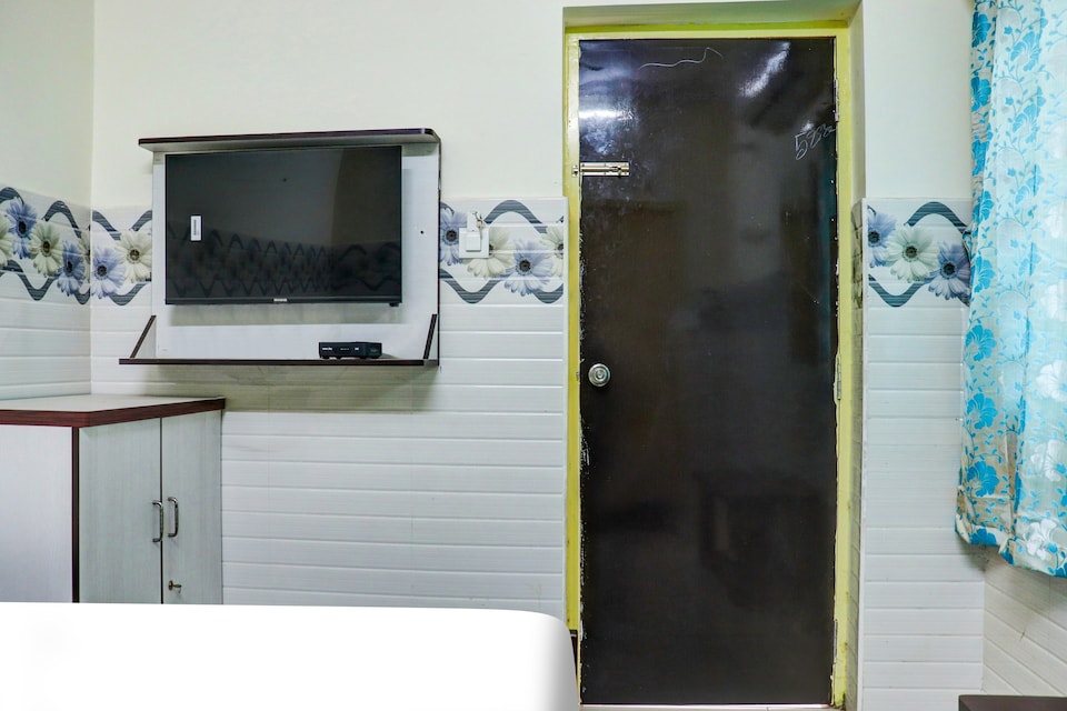 OYO Aishwarya Grand, Guntur, Guntur