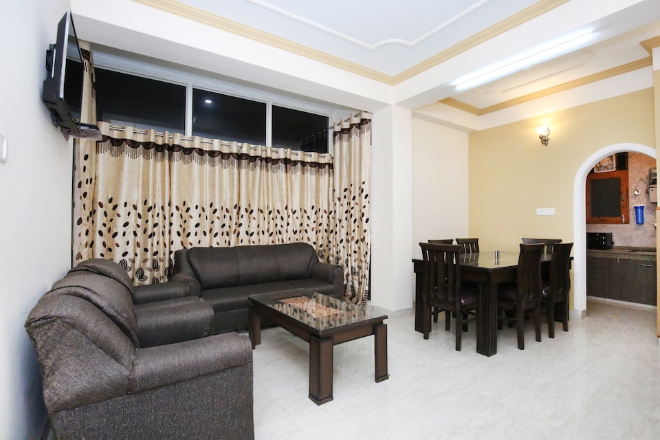 OYO Home 10860 Modern 3BHK, New Shimla, Shimla