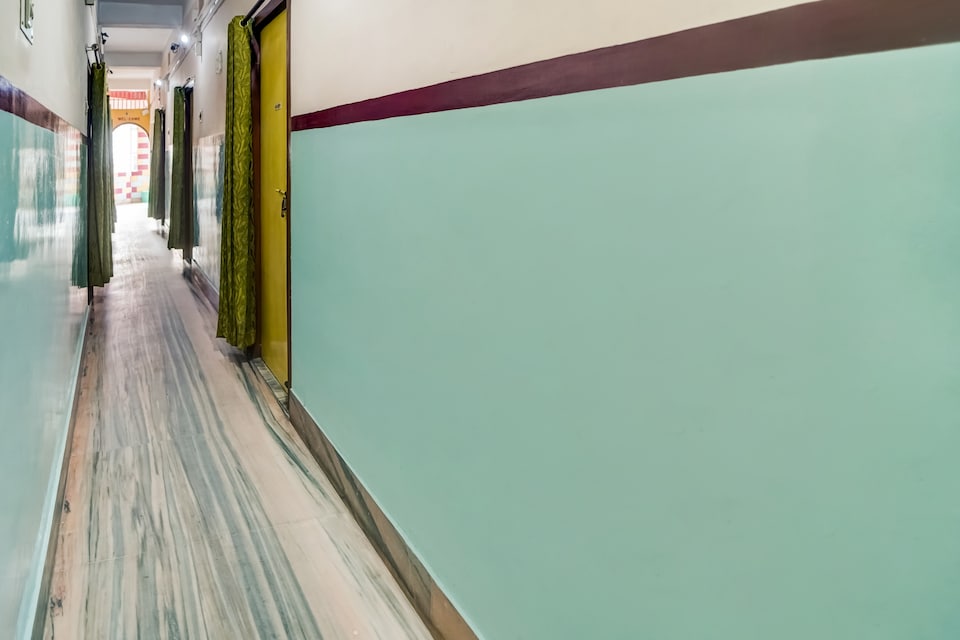 SPOT ON Lodge Bikash Bhawan, New Jalpaiguri Station Area Siliguri, Siliguri