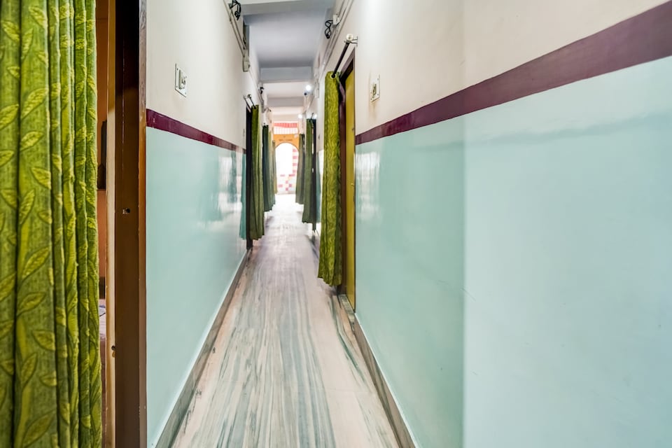 SPOT ON Lodge Bikash Bhawan, New Jalpaiguri Station Area Siliguri, Siliguri