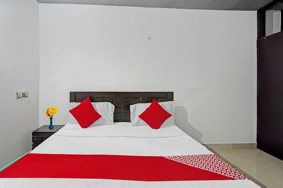 Hotel O Sunrise Villa, AIIMS Delhi, Delhi