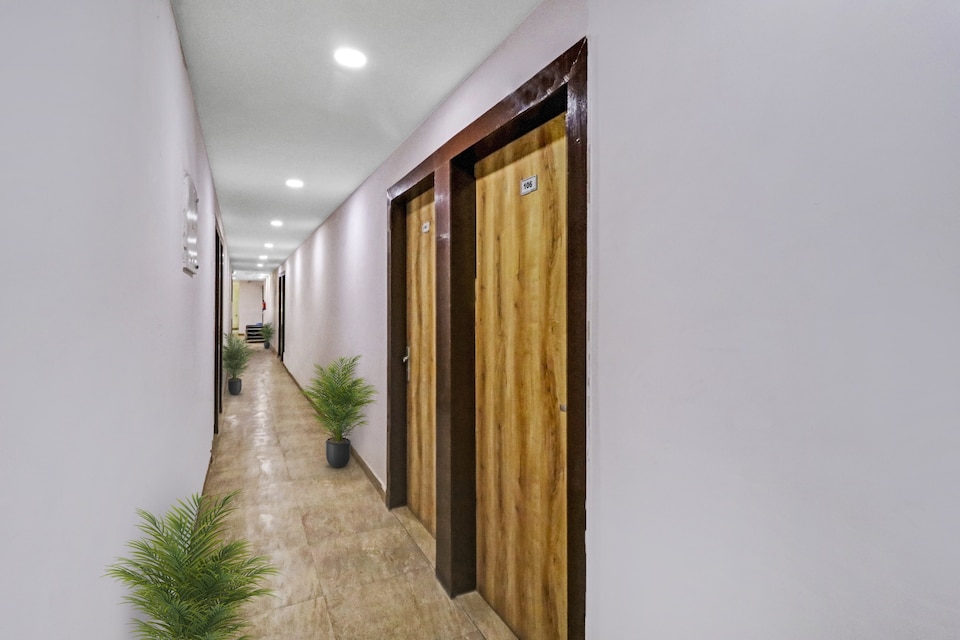  Hotel O Fox Guest House, Greater Noida, Noida