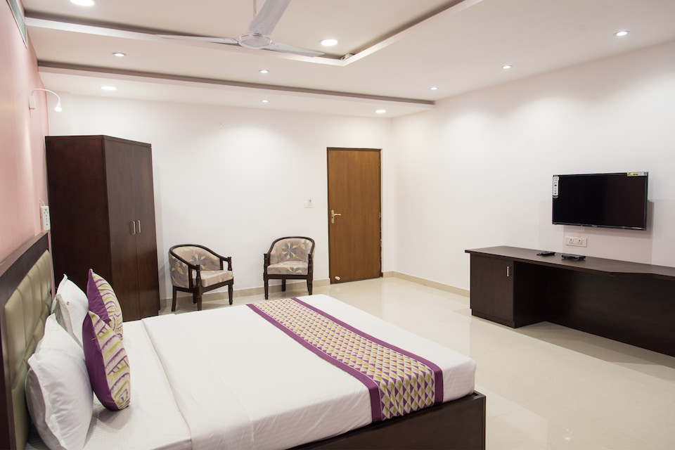 Capital O 10147 Hotel Icon, Udaipur Central, Udaipur