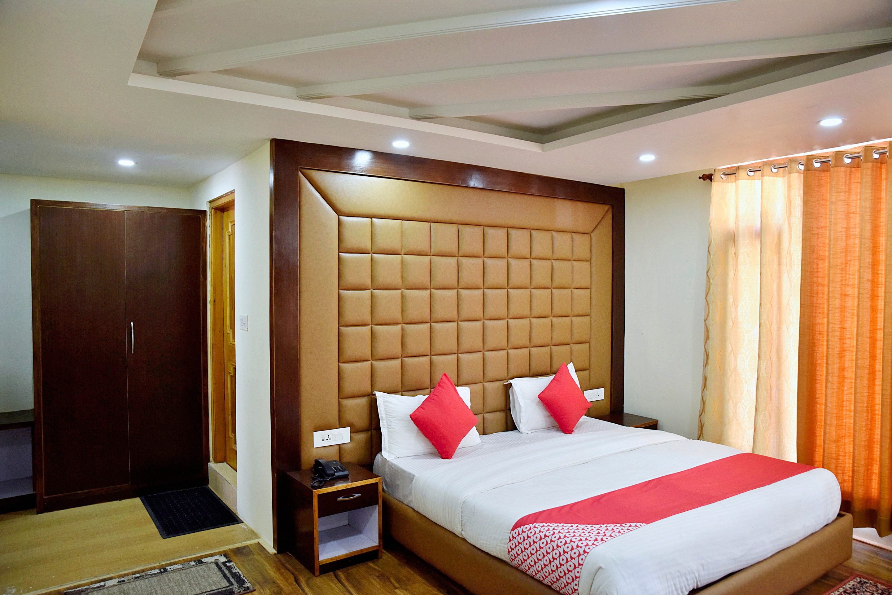 Oyo 10372 Hotel Whistling Winds Manali Price, Reviews, Photos & Address