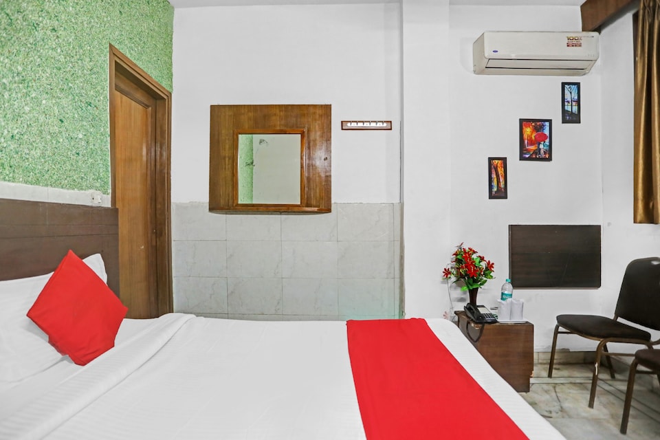 OYO Hotel Nizamuddin Inn Near India Gate, Nizamuddin Delhi, Delhi