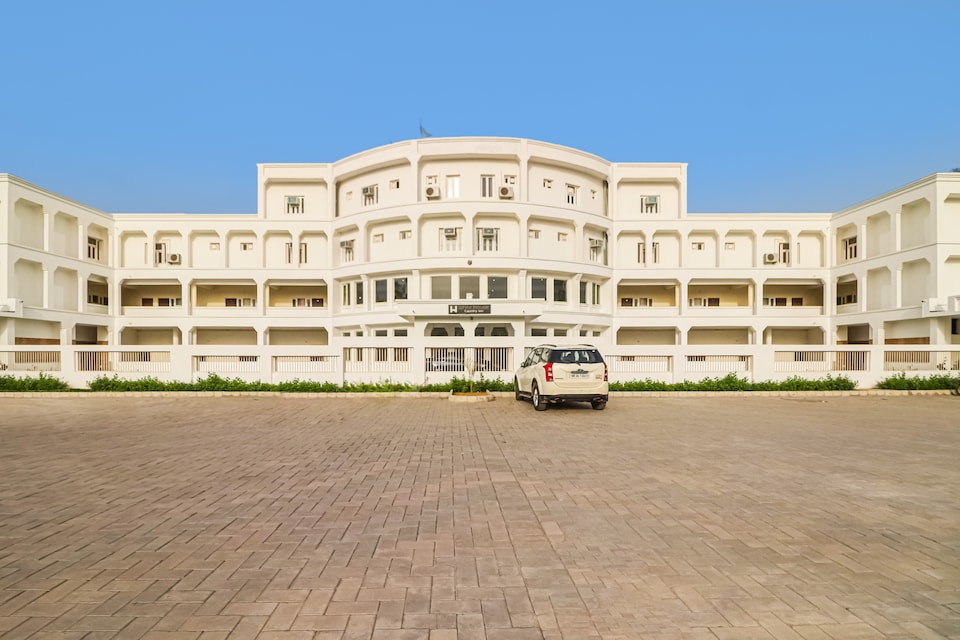 OYO Townhouse 925 White House Country Inn, Jhajjar City, Jhajjar