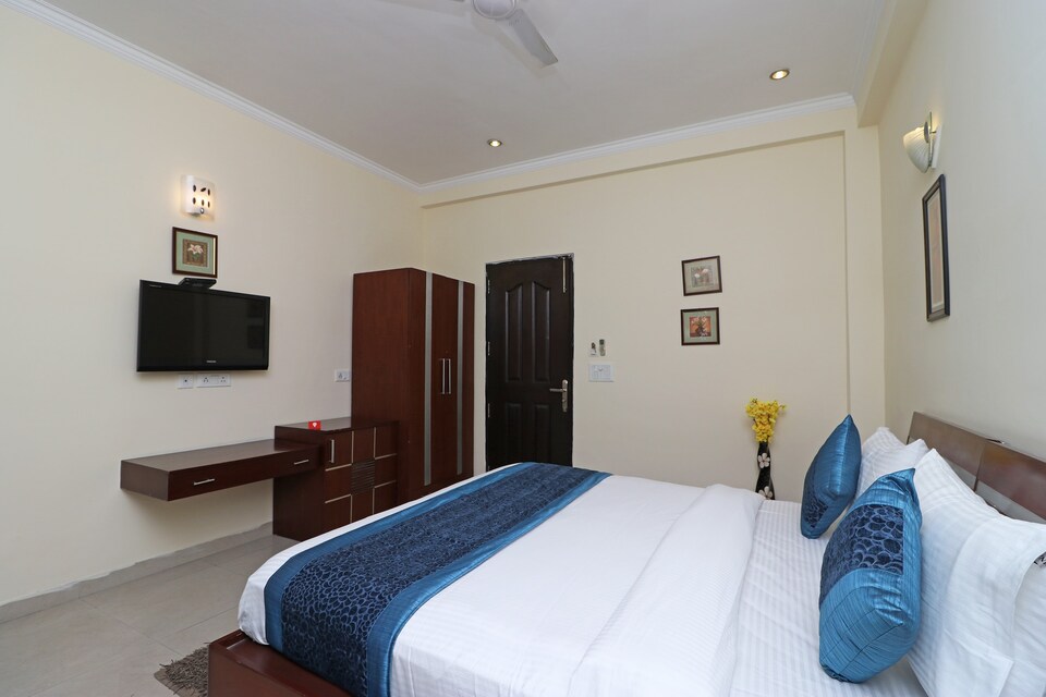 
OYO 10171 होटल कम्फर्ट स्टे, Golf Course Road, गुड़गांव